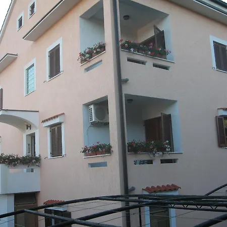 Apartment Lavanda 2 Njivice