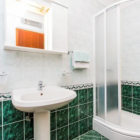Apartment Lavanda 2 Njivice